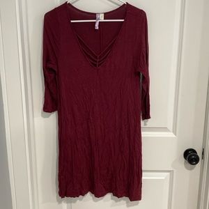 Francesca’s Alya three quarter sleeve knit dress with v-neck accent
